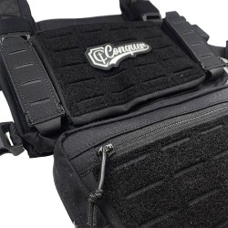 CONQUER Core Chest Rig BK – Chaleco táctico negro para airsoft.