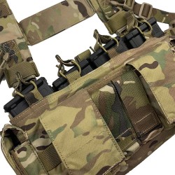 Conquer Micro Chest Rig Multicam – rig compacto modular en camuflaje Multicam.